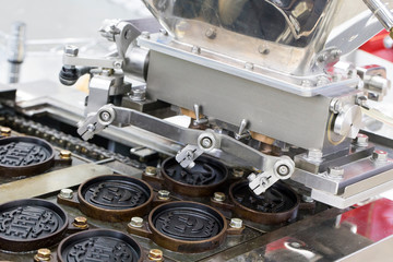 Waffle stove machine for cooking bread mold.