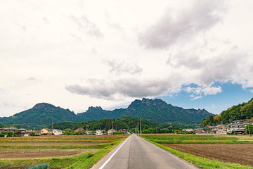 日本三大奇景 妙義山と山村の風景