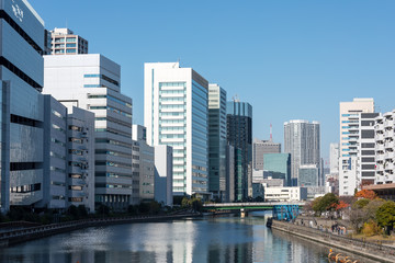Fototapeta na wymiar (東京都ｰ都市風景)青空の下のウォーターフロント風景３