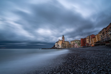 Obraz premium Long exposure of the famous church of Camogli taken at the blue hour