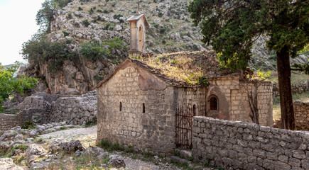 Fototapeta na wymiar the building of an old, abandoned temple in Kotor, Montenegro