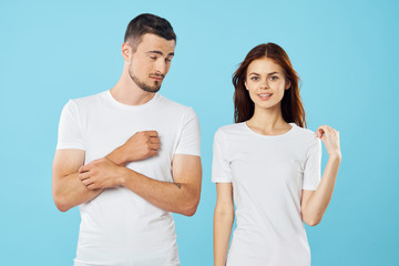 happy couple with thumbs up