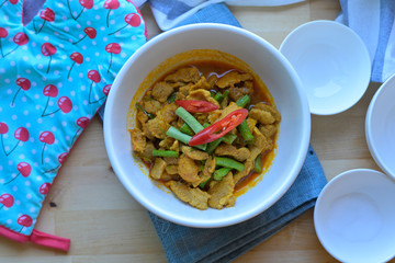 Stir Fried Pork with curry paste and yardlong bean.