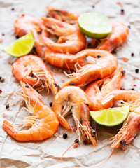 Shrimps served with lemon
