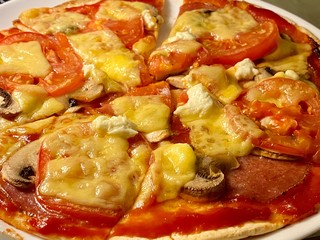 pizza with mushrooms and cheese