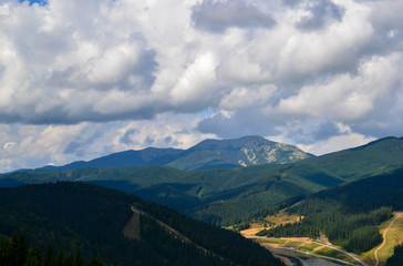 Obraz premium Cloudy mountain landscape