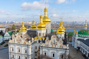 Kiev. Ukraine. Kiev Pechersk Lavra ou le monastère des grottes de Kiev. Photo de voyage. Vue depuis le clocher.