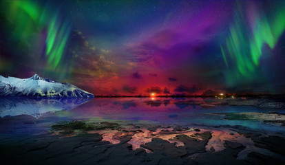 Fototapeta na wymiar Night Northern Lights is just an amazing sight.
