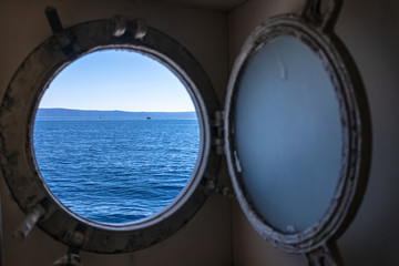 Obraz na płótnie Canvas sea view from boat window 