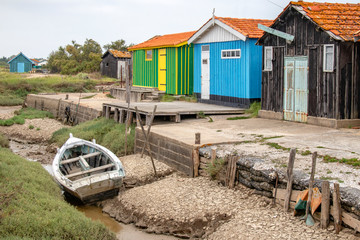 Boyardville. Cabanes colorées à marée basse. Charentes-Maritime. Nouvelle-Aquitaine	