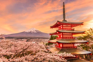 Papier peint adhésif Mont Fuji Fujiyoshida, Japon à la pagode Chureito et au mont Fuji au printemps