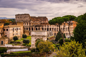 Naklejka premium Beautiful Daylight Colosseum in Rome, cloudy, Italy