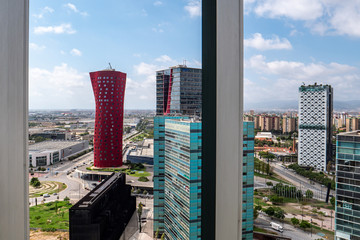 Vista aérea de Hospitalet y Barcelona desde oficina vacía