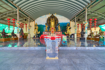 Obraz premium Tambon Phra Prathom Chedi, Amphoe Mueang Nakhon Pathom, December 8, 2019. Wat Phai Lom is located on the east bank of the Chao Phraya River in Amphoe Sam Khok. Guanyin Statue.
