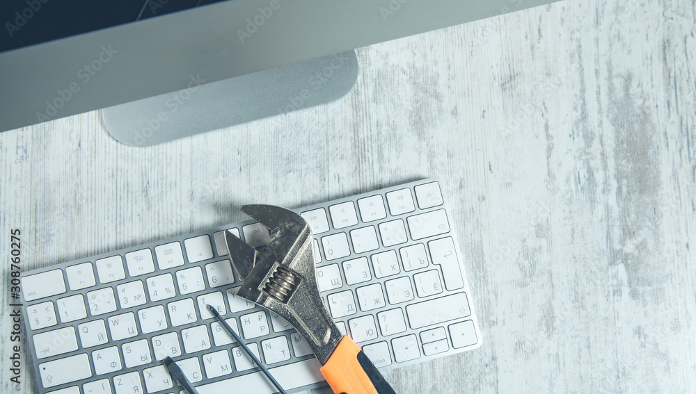 Poster tool on the keyboard on the desk