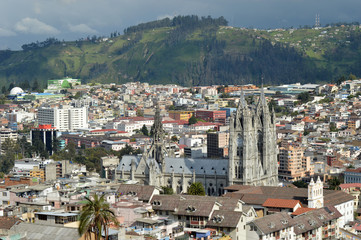 Fototapeta premium Colonial City of Quito, sunny afternoon over the National Basilica