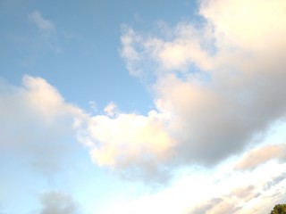 Naklejka premium blue sky with clouds