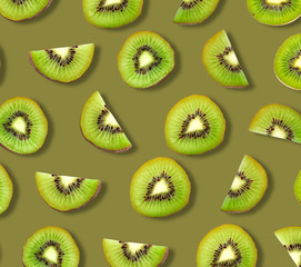 Fototapeta premium Owoce kiwi na białym tle na zielonym tle.