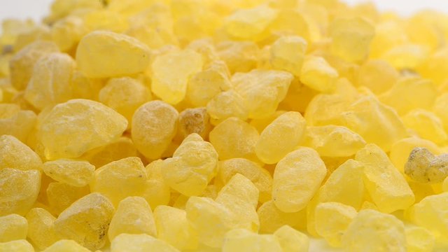  Dammar gum on a turn table