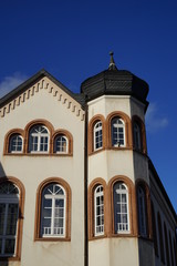 Fototapeta na wymiar Fassade des ehemaligen jüdischen Verwaltungsgebäudes in Neustadt an der Weinstraße