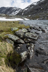 Djupvatnet und Berglandschaft, Norwegen