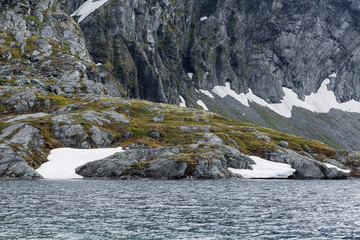 Djupvatnet und Berglandschaft, Norwegen