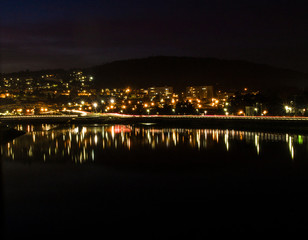 Obraz premium Night view from a bridge of Ría de Pontevedra
