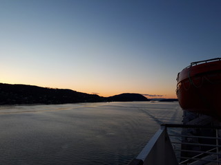 Fototapeta na wymiar sunset on Oslofjord - Oslo 