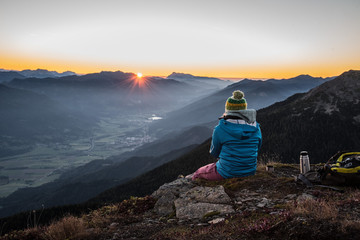 Sonnenaufgang in den Bergen