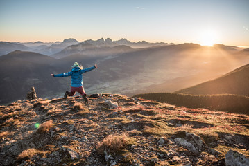Sonnenaufgang in den Bergen