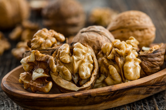 Walnuts Images – Browse 709,070 Stock Photos, Vectors, and ...