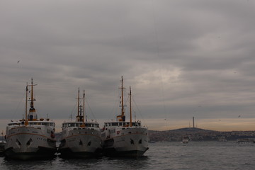 Fototapeta premium ship at sunset