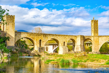 Obraz premium Besalu, Catalonia, Spain - bridge landmark
