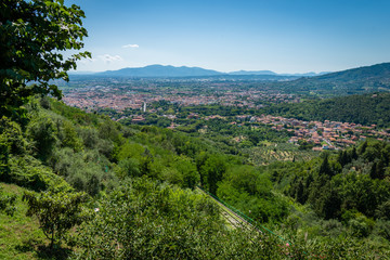 Fototapeta na wymiar Panorama de Montecatini alto 