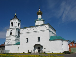 Fototapeta na wymiar The Golden Ring of Russia. Suzdal. St. Vasilievsky Men's Monastery