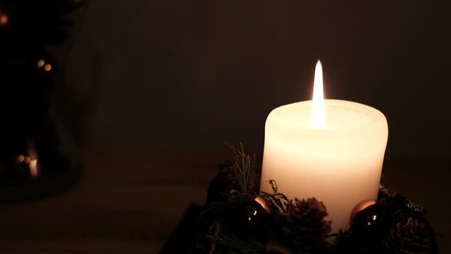flackernde Adventskerze