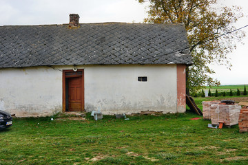 Stary dom na wsi © klumb