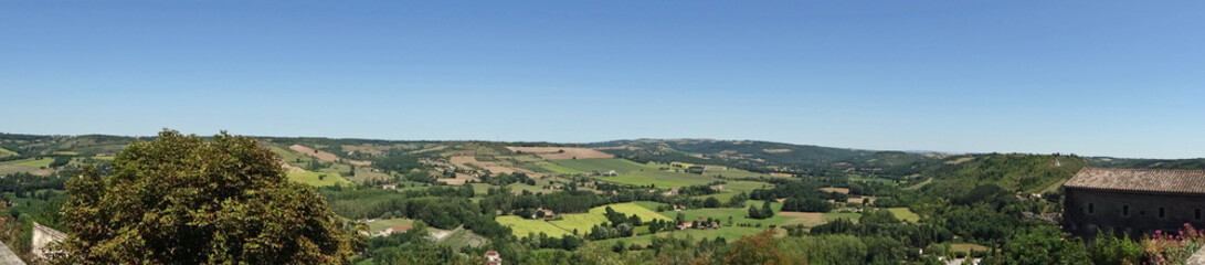 Fototapeta na wymiar Panorama depuis le village de Cordes sur Ciel