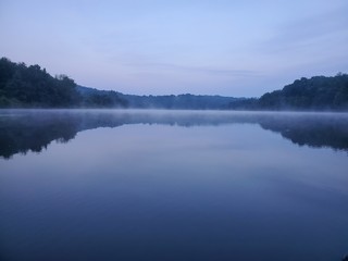 Obraz premium Sunrise on the lake