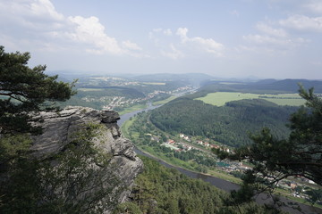 Fototapeta na wymiar View from the Lilienstein mountain over the Elbe valley in Saxon Switzerland