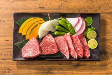 高級ブランド和牛で焼肉　Japanese style luxury grilled beef