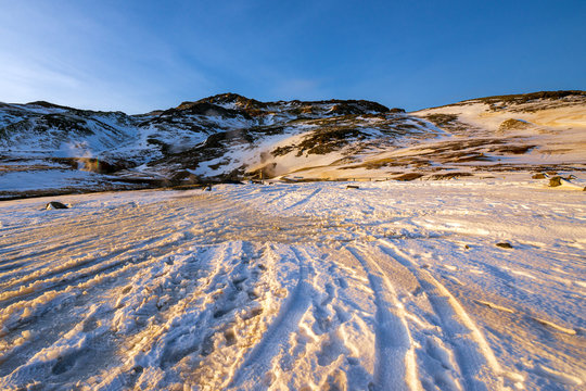 Geothermalgeboet auf Island im Winter