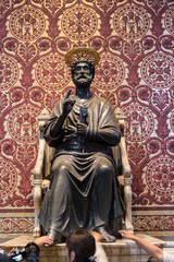 estatua con forma humana