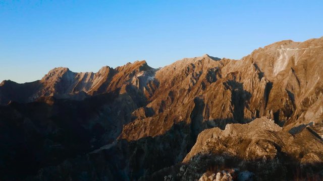 Cave di marmo di Carrara, vista aerea.