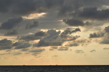 Obraz premium sunset over the sea