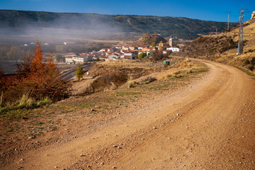 Camino de tierra en Frias de Albarracín. Teruel. España. Europa.