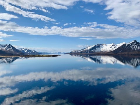 Perfect Reflection on the road to Bleik, ⁨Ris&oslash;yhamn⁩, ⁨Nordland⁩, ⁨Norway⁩