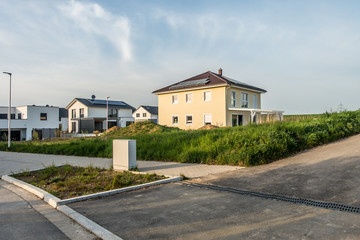 Fototapeta na wymiar Neubaugebiet und Neuerschliessung am Ortsrand