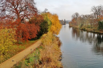 Herbstliche Flusslandschaft, Potsdam