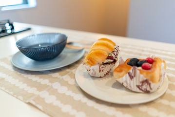 新築住宅のキッチン 食事の準備